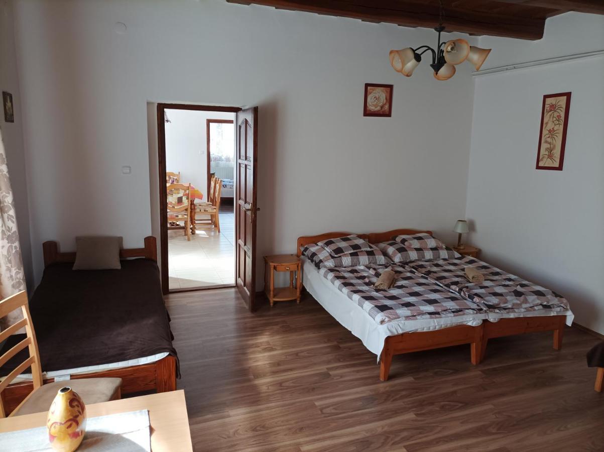 Kemences Vendeghaz Hotel Mikohaza Ngoại thất bức ảnh