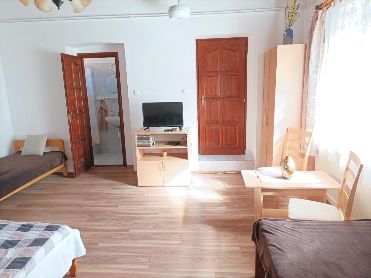 Kemences Vendeghaz Hotel Mikohaza Ngoại thất bức ảnh